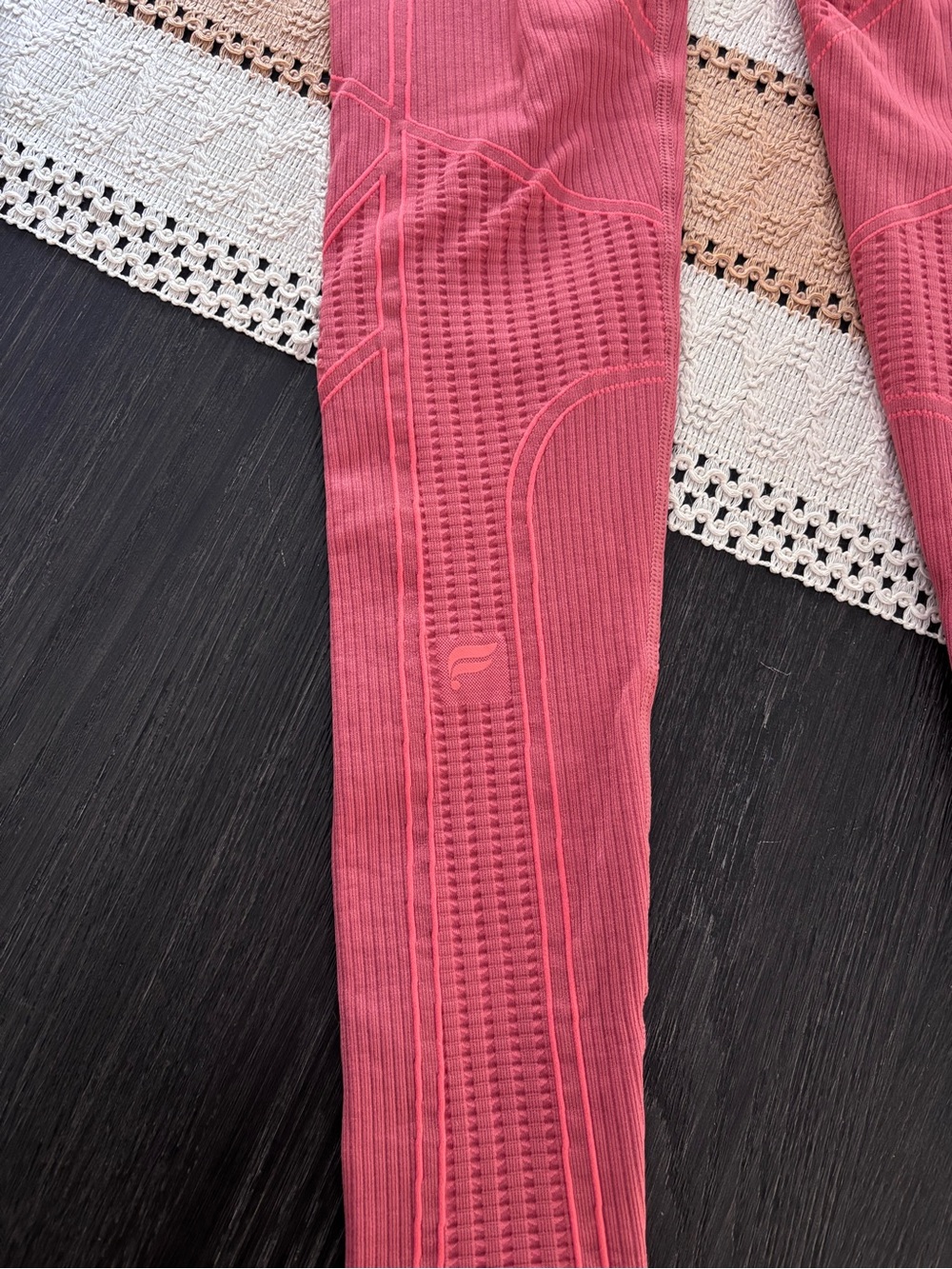Seamless High-Waisted Compressive Legging - Picture 3 of 4